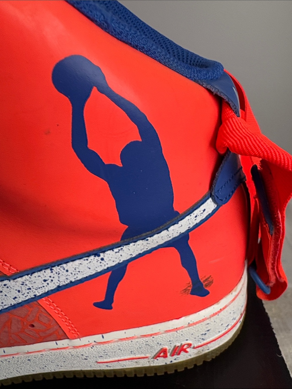 AIR FORCE 1 NY KNICKS COLOR ORANGE AND BLUE, SIZE 11.5 - Picture 9 of 12